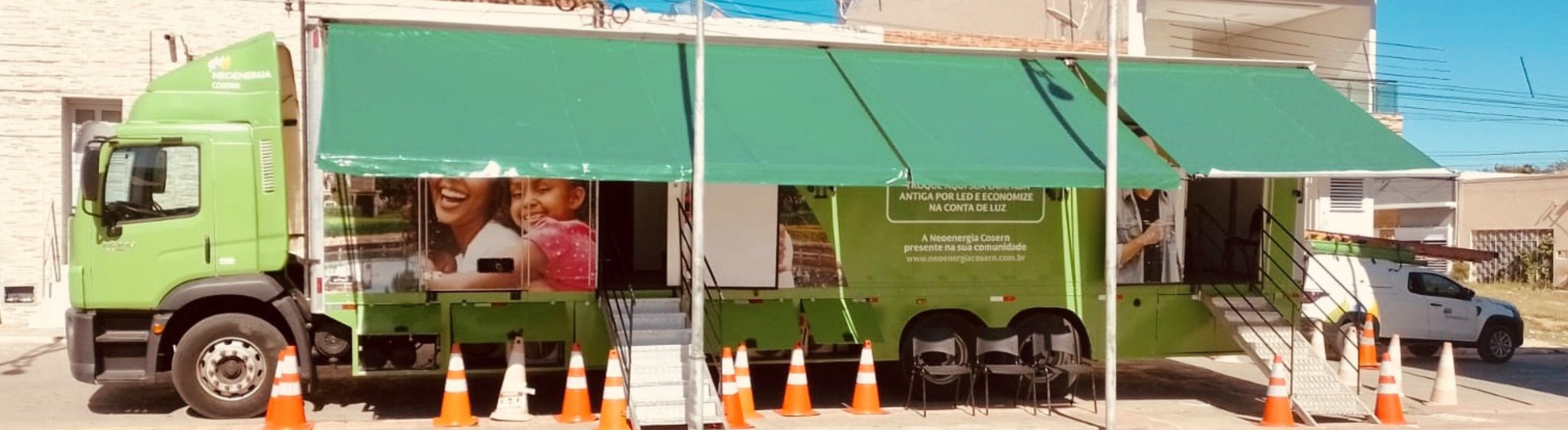 Em Caicó, troque lâmpadas ineficientes por LED em carreta da Neoenergia Cosern
